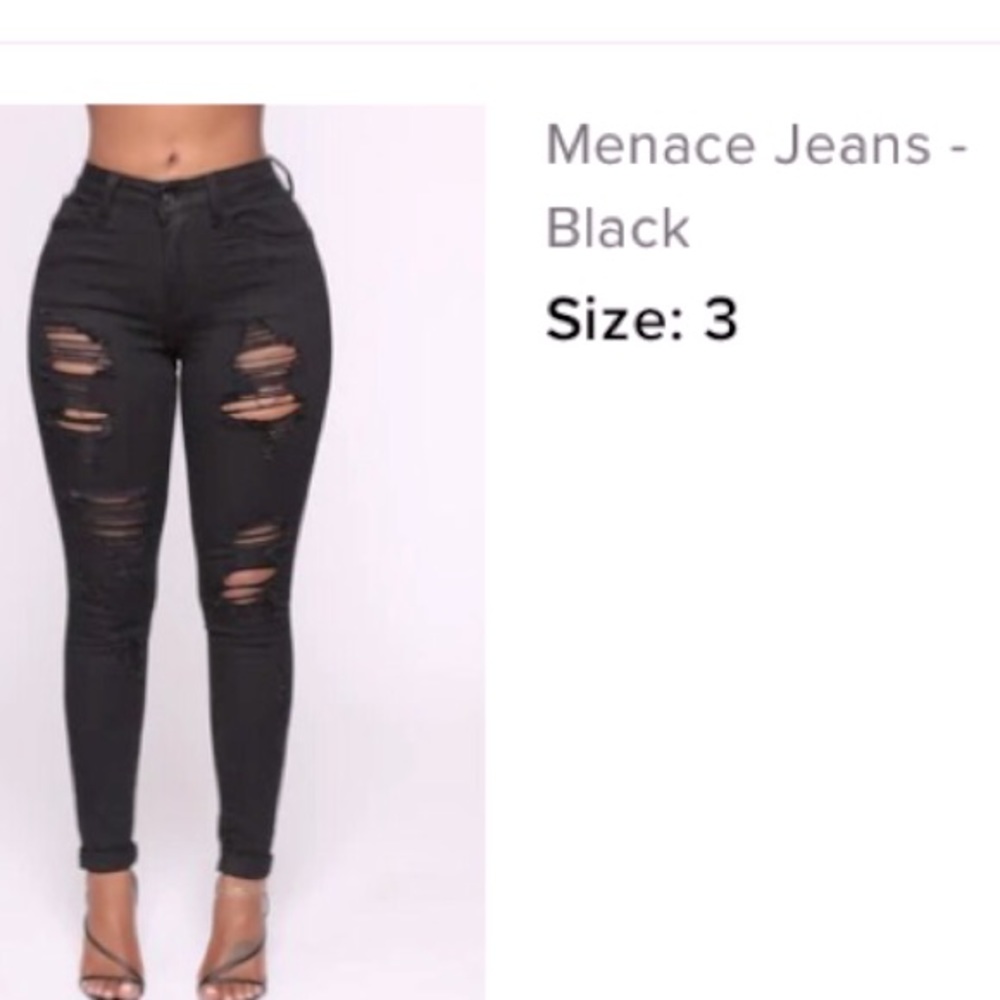 Black Fashionnova ripped Jeans